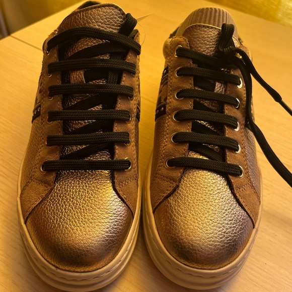 Geox Gold Leopard Women's Sneakers 7 New - Picture 3 of 10